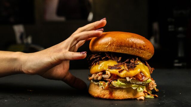 В Барнауле голодный воришка украл из магазина несколько бургеров - Алтайская правда, 08.03.2026