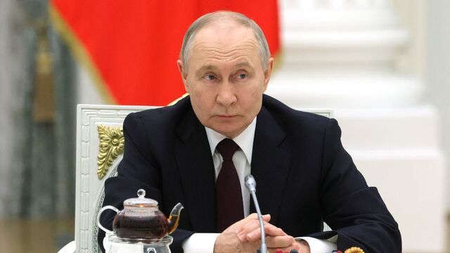 Президент РФ призвал создавать условия для женщин, совмещающих материнство и карьеру - Алтайская правда, 08.03.2026