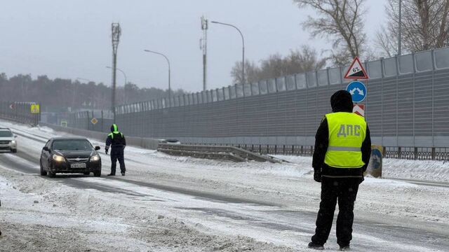 В Барнауле из-за непогоды перекрыли выезд из города по Змеиногорскому тракту - Алтайская правда, 13.03.2026