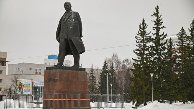 Московская компания отремонтирует памятник Ленину в Барнауле - Алтайская правда, 20.03.2026