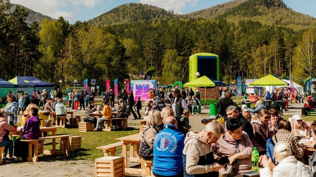 Стало известно, чем будут кормить гостей на алтайском фестивале «Цветение маральника — 2026» - Алтайская правда, 15.04.2026