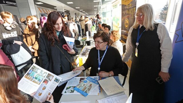 Вакансии с зарплатой до 200 тысяч рублей предложат соискателям на Всероссийской ярмарке трудоустройства в Алтайском крае Вакансии с зарплатой до 200 тысяч рублей предложат соискателям на Всероссийской ярмарке трудоустройства в Алтайском крае - Алтайская правда, 15.04.2026