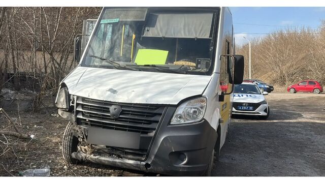 В Бийске в ДТП с участием маршрутки пострадали три человека - Алтайская правда, 15.04.2026