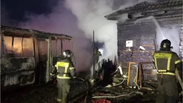 В алтайском селе загорелись дом, сарай и автобус - Алтайская правда, 17.04.2026