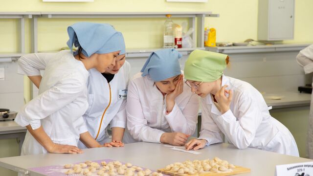 Елена Абдулаева: «Мы призываем наших рестораторов готовить еду из алтайских продуктов» - Алтайская правда, 20.04.2026