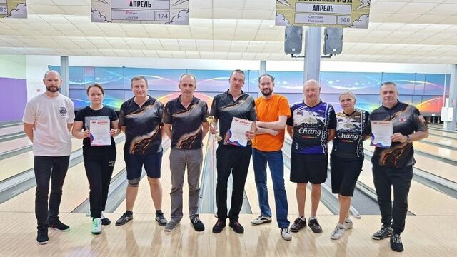 В Барнауле разыграли награды очередного этапа корпоративной лиги боулинга - Алтайская правда, 29.04.2026