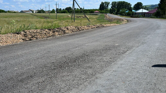 Важную дорогу ремонтируют в Змеиногорском районе - Алтайская правда, 05.07.2026