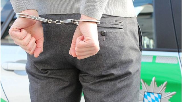 В Новоалтайске рецидивист на улице ограбил и избил 17-летнюю девушку - Алтайская правда, 11.07.2026