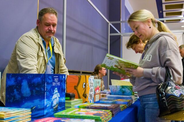 Писатели со всей России представили в Челябинске книги о Монголии, Руанде и СССР - Издательский дом "Губерния", 01.10.2024