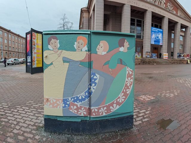 Юные художники Челябинска восстановили арт-объект, поврежденный рекламой концерта Ваенги - Издательский дом "Губерния", 07.11.2025