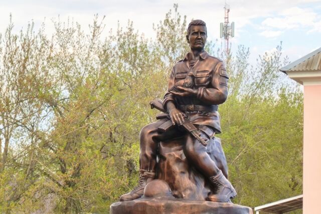 В поселке Новогорном в Озерске открыли мемориал «Героям Отечества» - Издательский дом "Губерния", 08.05.2026