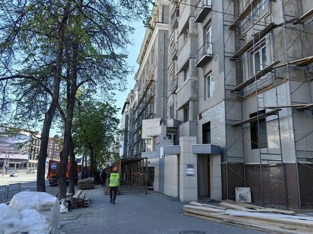 В Челябинске возобновили капремонт фасада исторического дома на проспекте Ленина - Издательский дом "Губерния", 10.05.2026