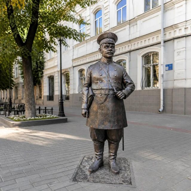 За порядком в Троицке следит бронзовый городовой - Издательский дом "Губерния", 01.09.2026