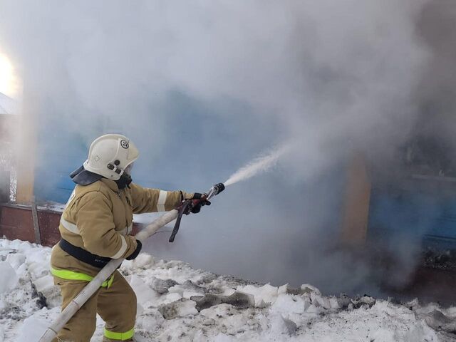 Газовый баллон взорвался в частном доме в Целинном районе - Телевидение Алтайского края Катунь 24, 10.01.2025