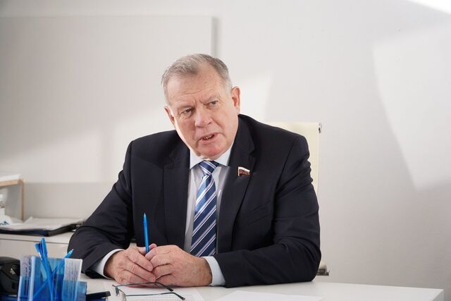 Депутат Госдумы Иван Лоор: Аграрии смогут обновить технику при поддержке государства - Телевидение Алтайского края Катунь 24, 23.05.2025