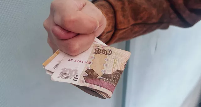 Мечта разбогатеть привела 22-летнего рубцовчанина к долгам - Телевидение Алтайского края Катунь 24, 26.06.2025