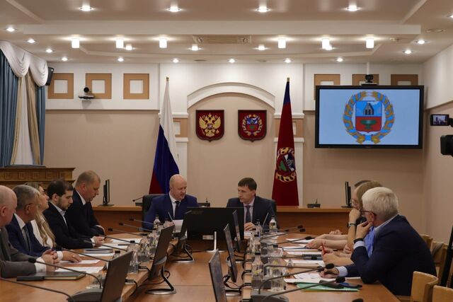 Борьбу с некачественным топливом обсудили в правительстве Алтайского края - Телевидение Алтайского края Катунь 24, 11.07.2025