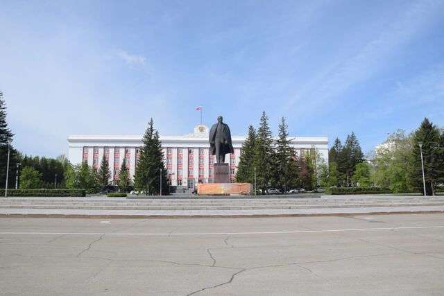 В Барнауле снова не нашлось желающих отремонтировать памятник Ленину - Телевидение Алтайского края Катунь 24, 31.07.2025