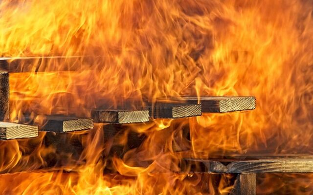 Почти час спасатели тушили частный дом в Воронеже - Обозреватель.Врн, 04.11.2025