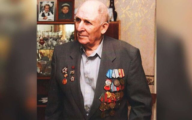 Мэр Сергей Петрин поздравил ветерана ВОВ и Почетного гражданина Воронежа с 98-летием Мэр Сергей Петрин поздравил ветерана ВОВ и Почетного гражданина Воронежа с 98-летием - Обозреватель.Врн, 07.11.2025