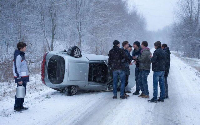 Самокатчик перевернул легковушку в Воронеже - Обозреватель.Врн, 22.02.2026