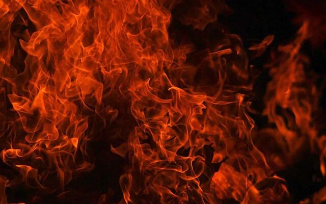 Четыре машины вспыхнули воскресным утром на Кривошеина в Воронеже - Обозреватель.Врн, 05.04.2026