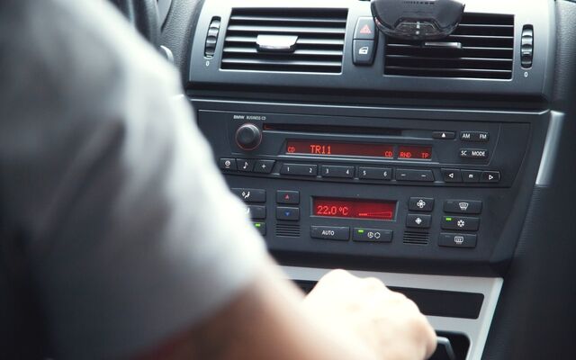 Сидевшего на дороге ребенка сбила автомобилистка в Воронежской области - Обозреватель.Врн, 15.04.2026