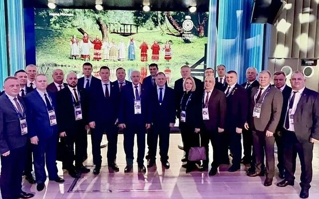 На Всероссийском форуме с Дмитрием Медведевым побывали воронежцы - Обозреватель.Врн, 21.04.2026