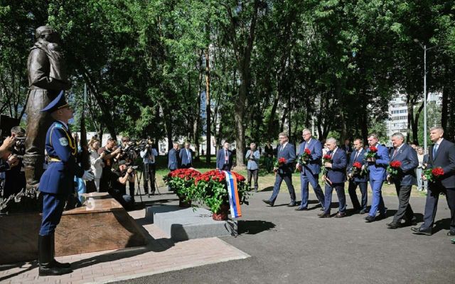 Воронежская делегация посетила открытие памятника летчику-герою Александру Мамкину в Минске - Обозреватель.Врн, 26.06.2026