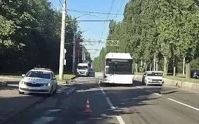 Водитель пострадал в ДТП с КамАЗом в Воронеже - Обозреватель.Врн, 20.07.2026