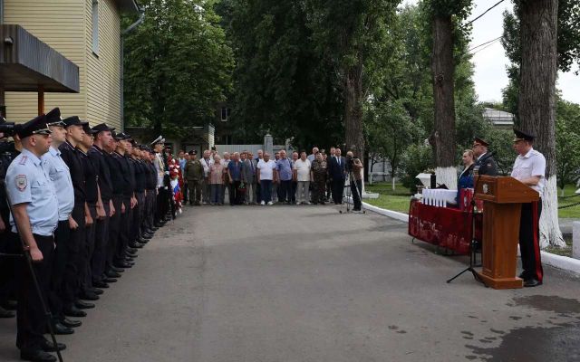 В честь погибших при исполнении служебного долга полицейских появился мемориал на территории полка ППСП Воронежа - Обозреватель.Врн, 25.07.2026