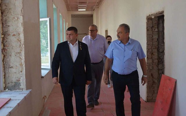 Ход ремонта в школе №26 проверил спикер Воронежской городской Думы Андрей Дьяченко - Обозреватель.Врн, 21.08.2026