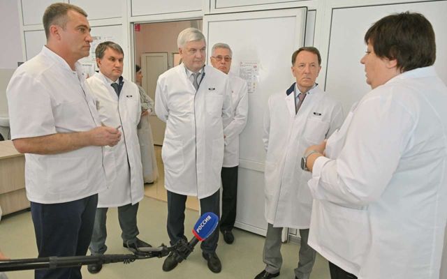 Модернизацию больницы «Электроника» обсудили Александр Гусев и Алексей Гордеев в Воронеже - Обозреватель.Врн, 04.09.2026