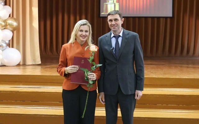Мэр Воронежа Сергей Петрин поздравил с 50-летием коллектив лицея №5 - Обозреватель.Врн, 23.10.2026