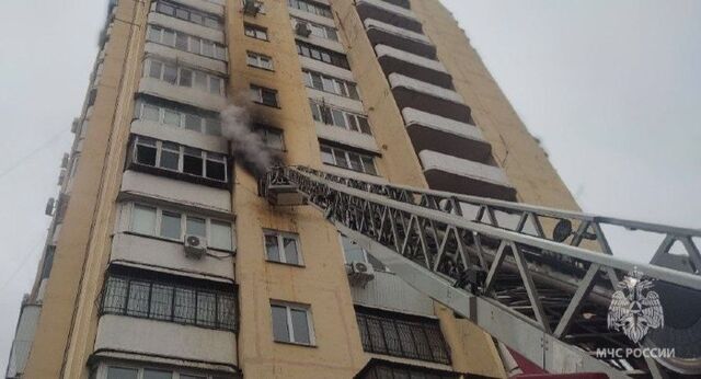 В Челябинске во время пожара в многоэтажке спасли двух человек - Агенство новостей Доступ, 08.11.2025