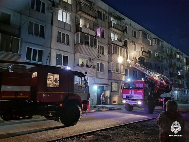 В Приморье пожарные спасли 15 человек из горящего дома - PRIMPRESS, 03.05.2024