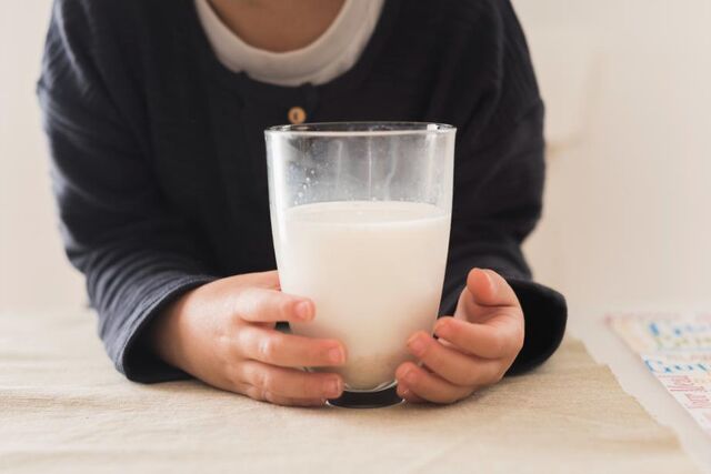 Антибиотики обнаружили в молоке, предназначенном для детского сада в Приморье - PRIMPRESS, 18.05.2024