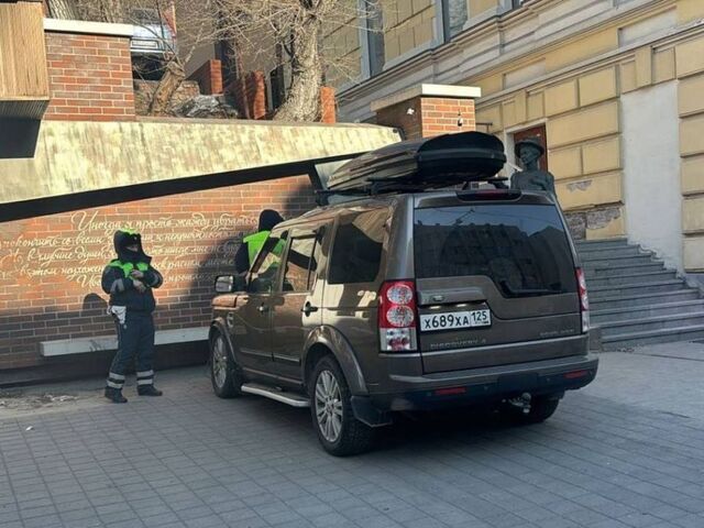 Угнал внедорожник и направился в храм: в центре Владивостока развернулась настоящая погоня - PRIMPRESS, 15.01.2025