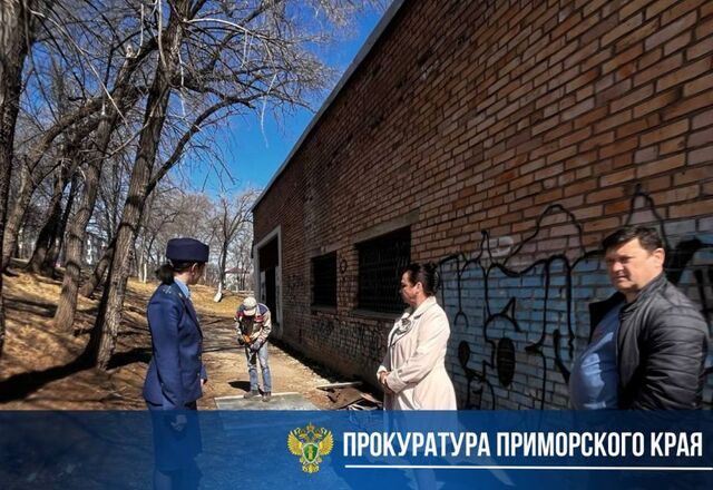 Чуть не погибла. В Приморье школьница провалилась в колодец - PRIMPRESS, 17.04.2025