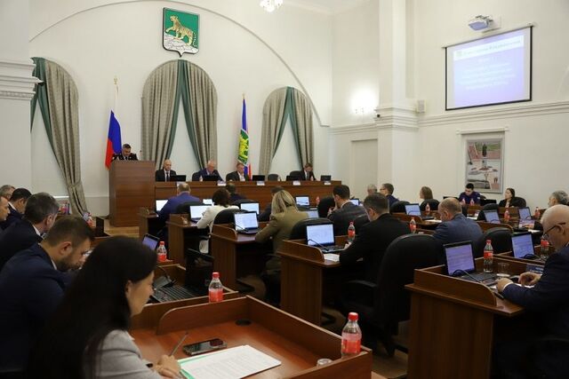 Дума города Владивостока приняла решения по финансовым вопросам за прошлое, настоящее и будущее - PRIMPRESS, 30.05.2025