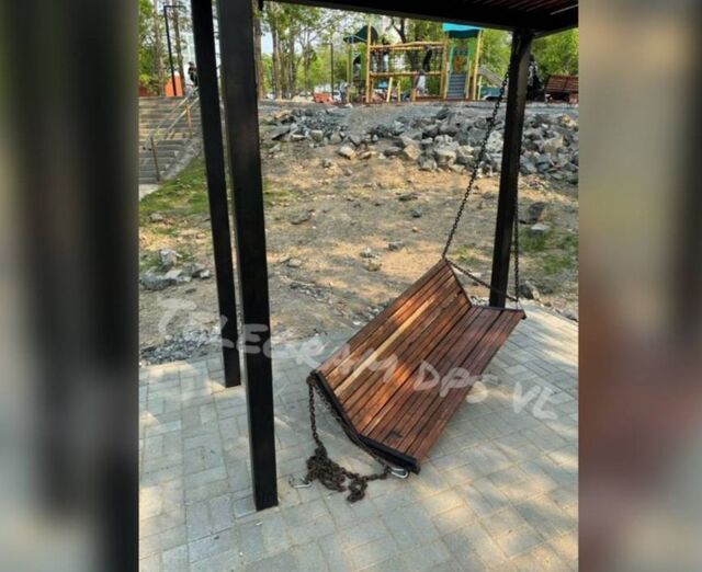 Во Владивостоке 11-месячный ребенок получил травмы из-за сломанной качели - PRIMPRESS, 30.05.2025