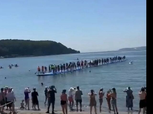 Гигантский «Царь-сап» вышел на воду в бухте Патрокл во Владивостоке - PRIMPRESS, 02.08.2025