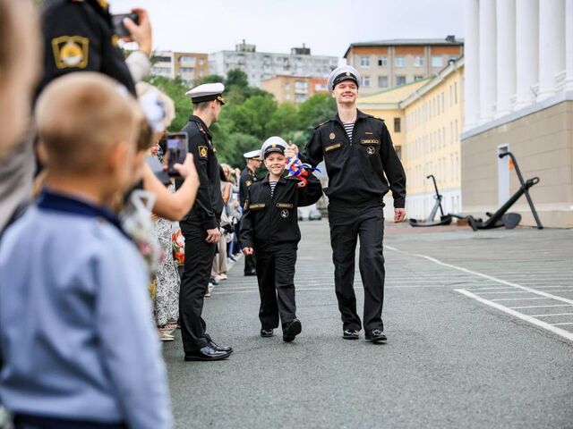 «Вы основа будущей мощи России»: нахимовцы Владивостока встретили новый учебный год - PRIMPRESS, 01.09.2025