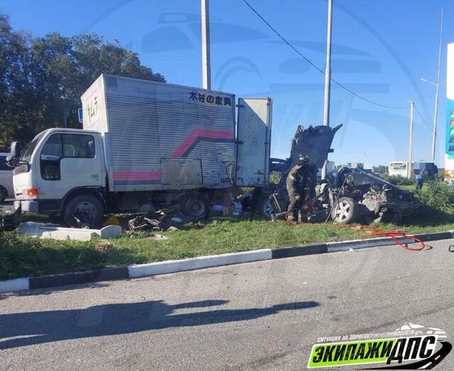 Водитель оказался в западне после жёсткого ДТП на федеральной трассе: подробности - PRIMPRESS, 18.09.2025