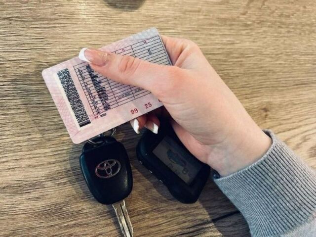 Ускоренная процедура: россияне смогут получать временные права в Китае за сутки - PRIMPRESS, 23.10.2025