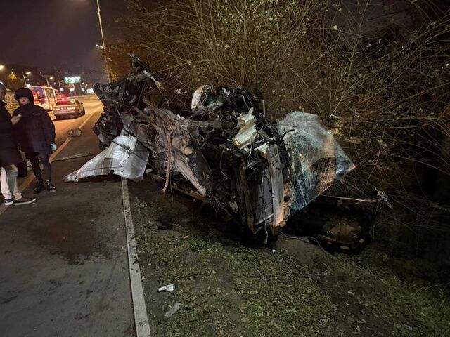 Черный понедельник во Владивостоке: один погиб, один ранен в аварии на Молодежной - PRIMPRESS, 03.11.2025