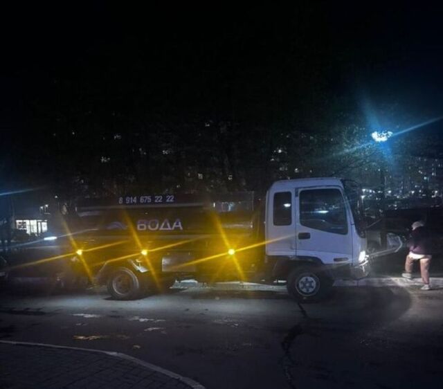 Без воды до ночи: в Снеговой Пади начался подвоз после масштабного отключения Без воды до ночи: в Снеговой Пади начался подвоз после масштабного отключения - PRIMPRESS, 05.11.2025