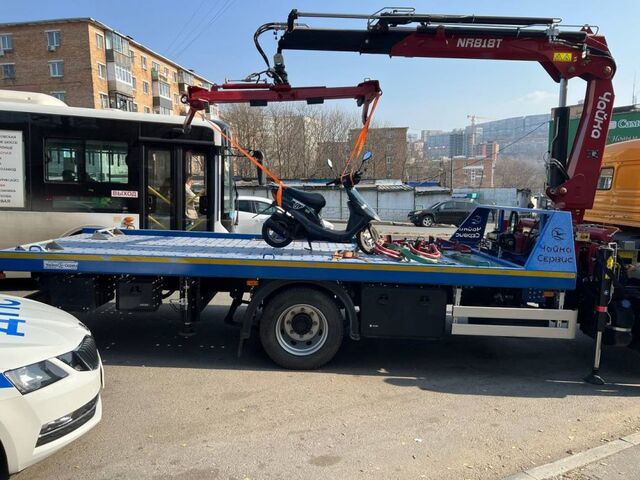 Мопедист под воздействием неизвестных веществ пытался скрыться от полиции во Владивостоке Мопедист под воздействием неизвестных веществ пытался скрыться от полиции во Владивостоке - PRIMPRESS, 06.11.2025