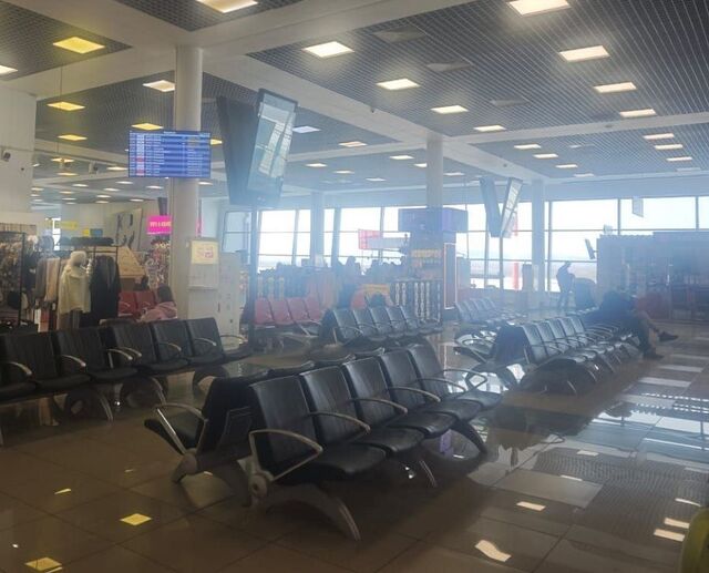 Самолёт, летевший из Владивостока в Хабаровск, совершил экстренную посадку Самолёт, летевший из Владивостока в Хабаровск, совершил экстренную посадку - PRIMPRESS, 23.02.2026