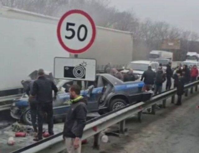 Погоня за мотоциклистом закончилась возгоранием полицейской машины в Приморье - PRIMPRESS, 26.03.2026